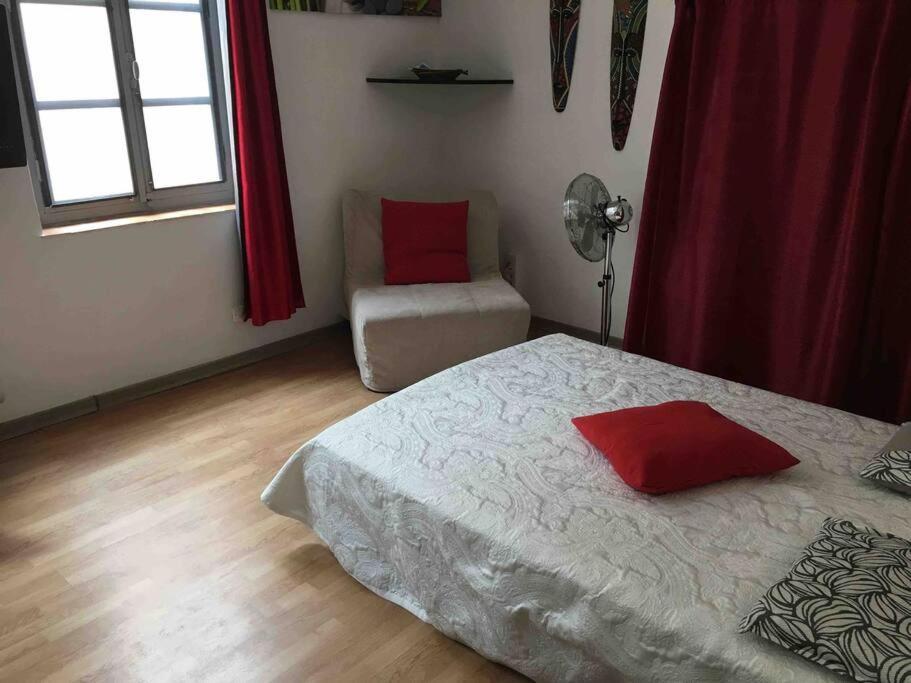 Jolie Studio Dans Le Centre Historique De Narbonne Apartment Exterior photo