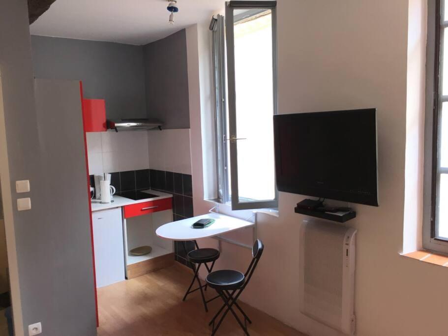 Jolie Studio Dans Le Centre Historique De Narbonne Apartment Exterior photo